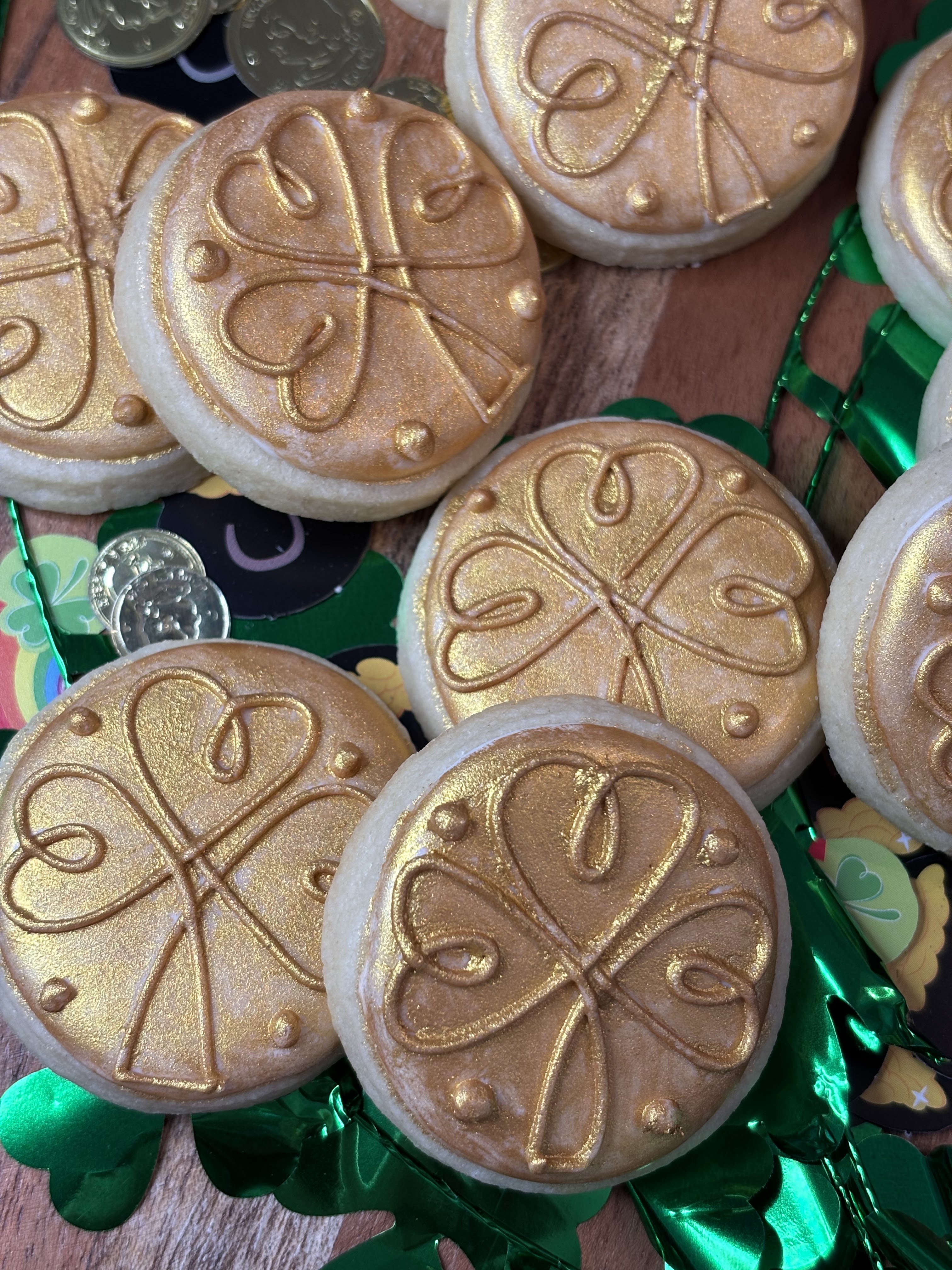 St. Patrick's Day gold shamrock elegant