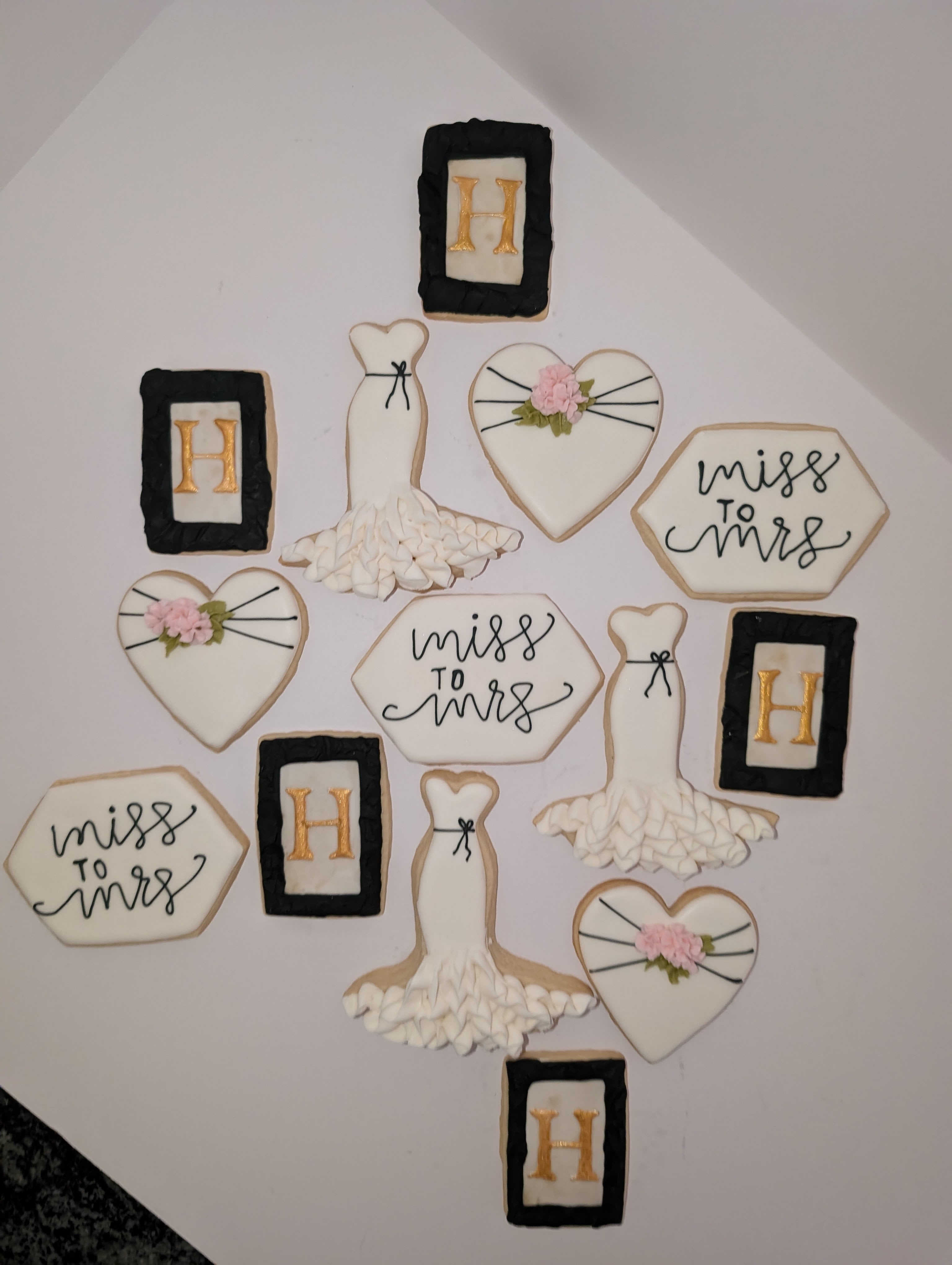 Wedding heart bouquet couple cookies